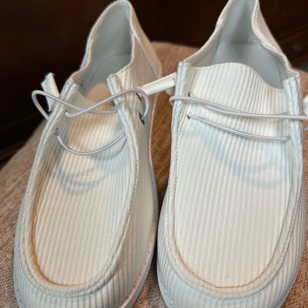 Women's White Casual Shoes